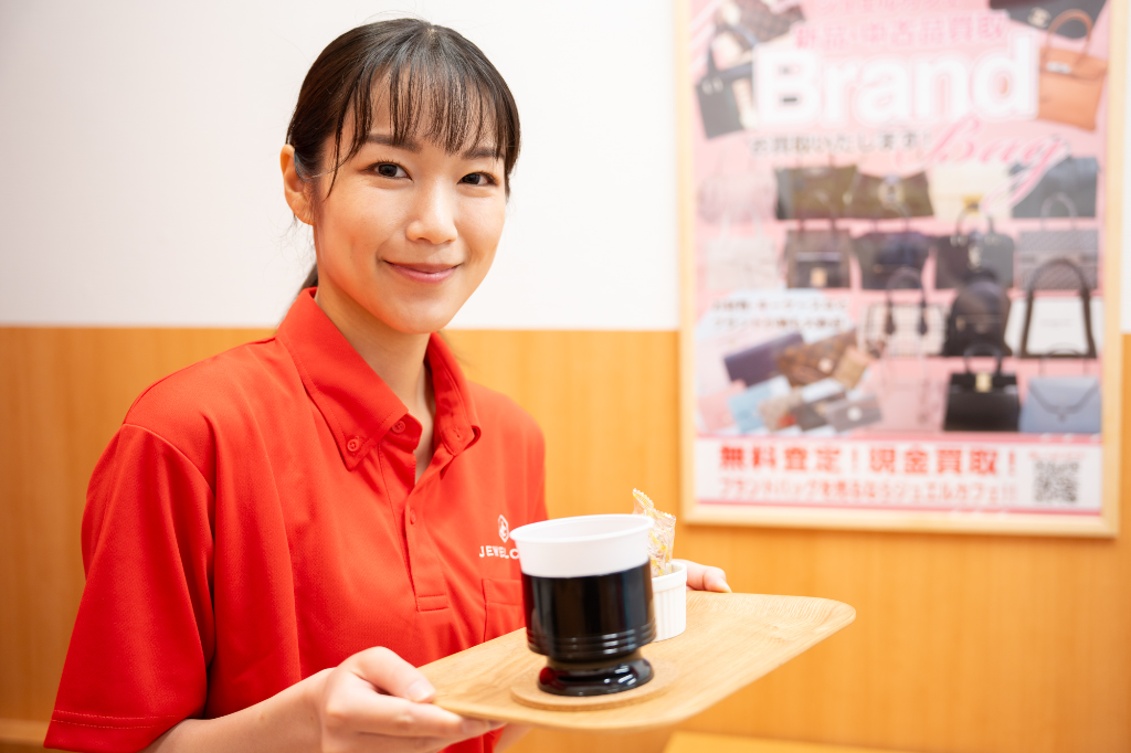 ブランド買取店の事務スタッフ / 未経験者歓迎・女性向け